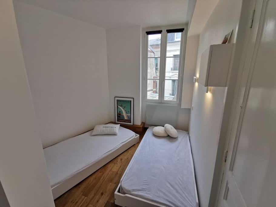 2 pièces au cœur de trouville / rue des bains Extérieur photo