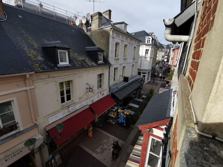2 pièces au cœur de trouville / rue des bains Extérieur photo